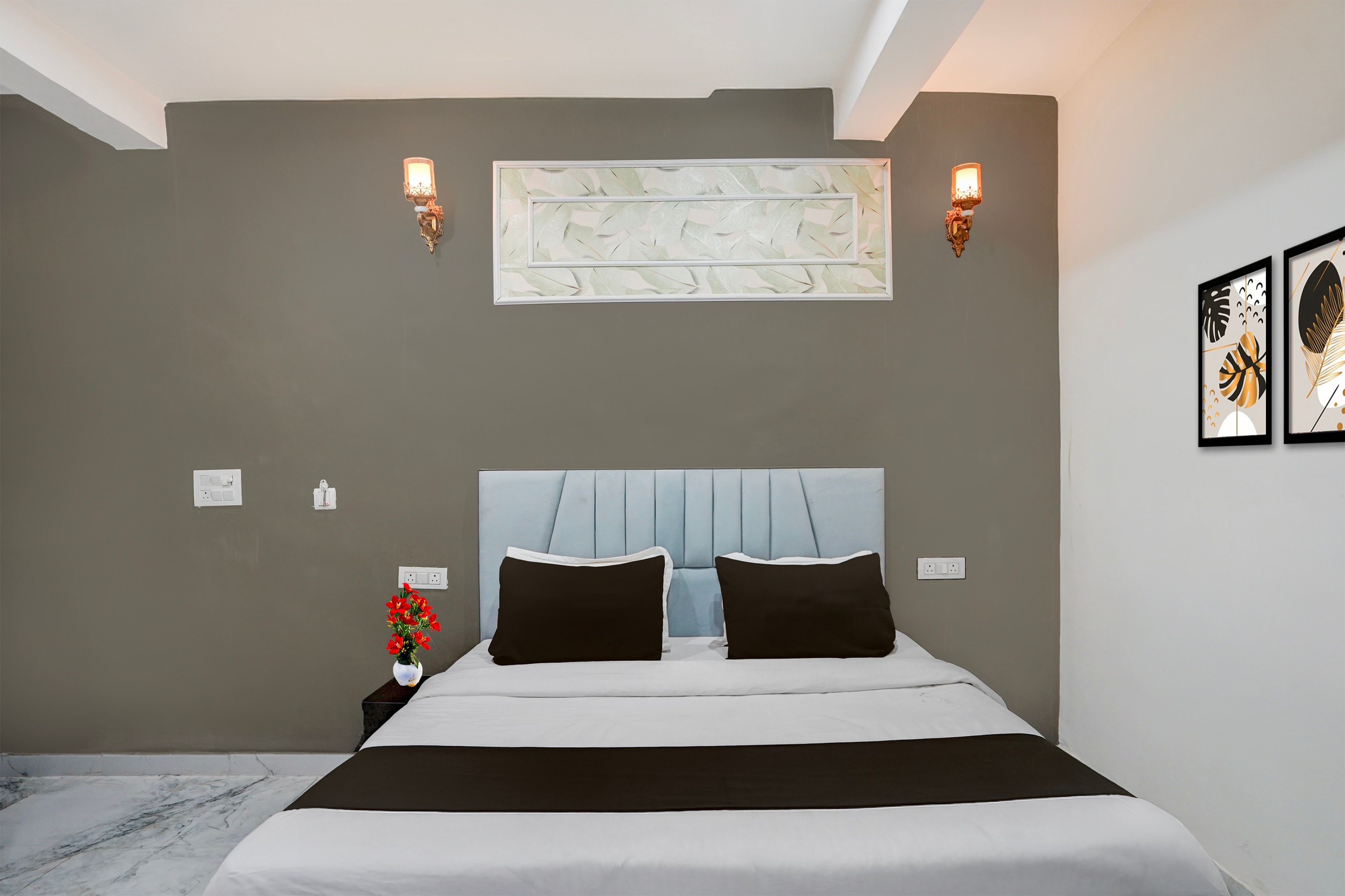 Hotel O Gaur City Centre Noida Formerly Dreamland Residency - Tap to explore photos