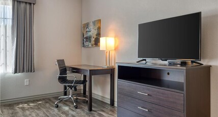Best Western Plus Saint Peter Room Type - Suite-1 King Bed, Non-Smoking, Sofabed, Kitchenette, Microwave And Refrigerator, Wi-Fi, Full Breakfa Best Western Plus Saint Peter Room Type - Suite-1 King Bed, Non-Smoking, Sofabed, Kitchenette, Microwave And Refrigerator, Wi-Fi, Full Breakfa