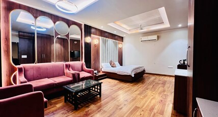 Hotel Aroma Inn Room Type - Presidential Room