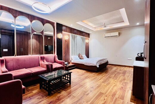 Hotel Aroma Inn