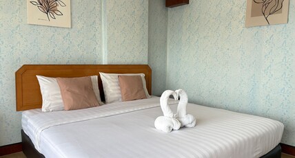 OYO 75446 Travis Inthamara 49 Room Type - Deluxe Double