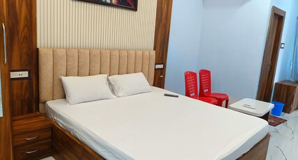 A R PALACE Room Type - Deluxe Room