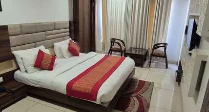 Hotel Samarsingha's Room Type - Super Deluxe Room