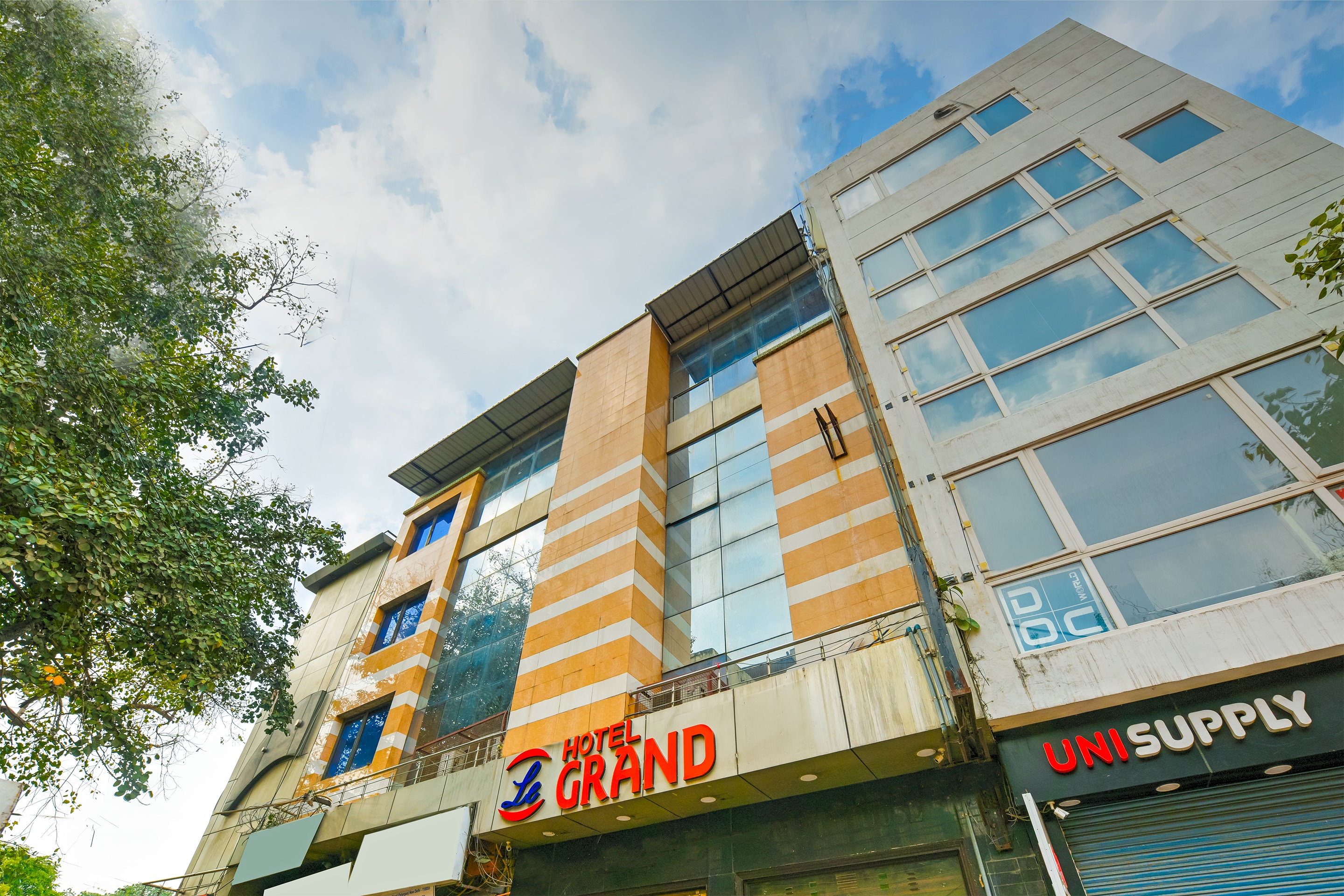 Hotel Le grand Roof Top restaurant -Walk -in from Rk Ashram metro Station - Tap to explore photos