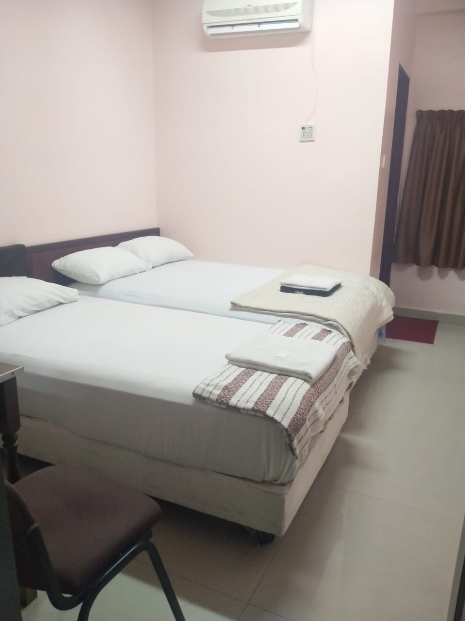 Hotel O Bintang Inns - Tap to explore photos