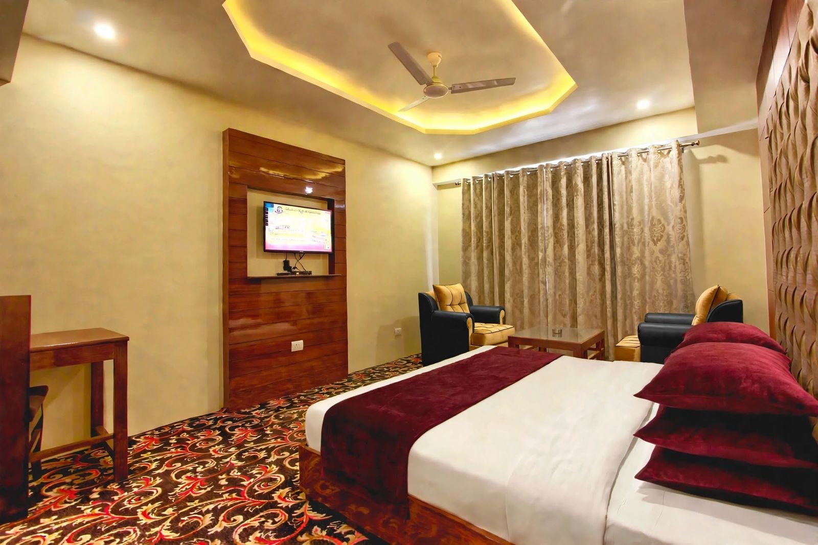 Hotel Neelam - Near Volvo Bus Stop - Tap to explore photos