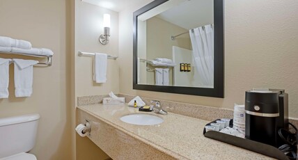 Best Western Plus Lonoke Hotel Room Type - 1 King Bed, Non-Smoking, Pet Friendly Room, Microwave And Refrigerator, Full Breakfast Best Western Plus Lonoke Hotel Room Type - 1 King Bed, Non-Smoking, Pet Friendly Room, Microwave And Refrigerator, Full Breakfast