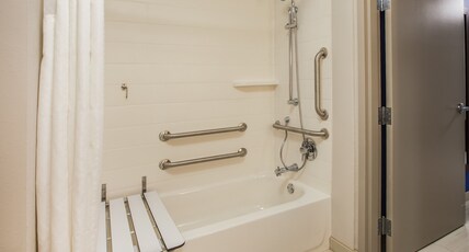Holiday Inn Express & Suites RHINELANDER Room Type - 2 Queen Standard Communications Mobility Accessible Tub Holiday Inn Express & Suites RHINELANDER Room Type - 2 Queen Standard Communications Mobility Accessible Tub