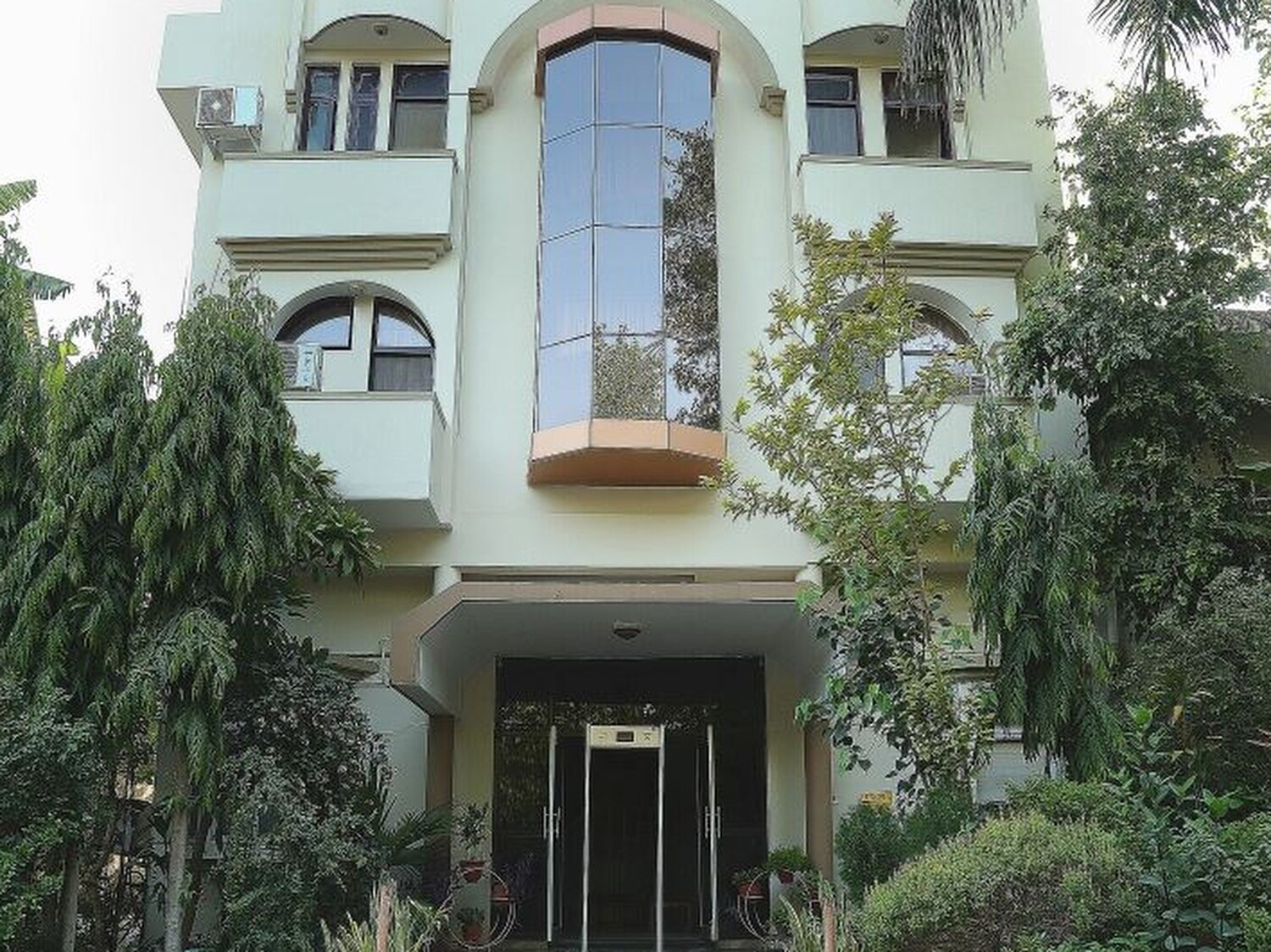 Hotel Shivalaya - Tap to explore photos