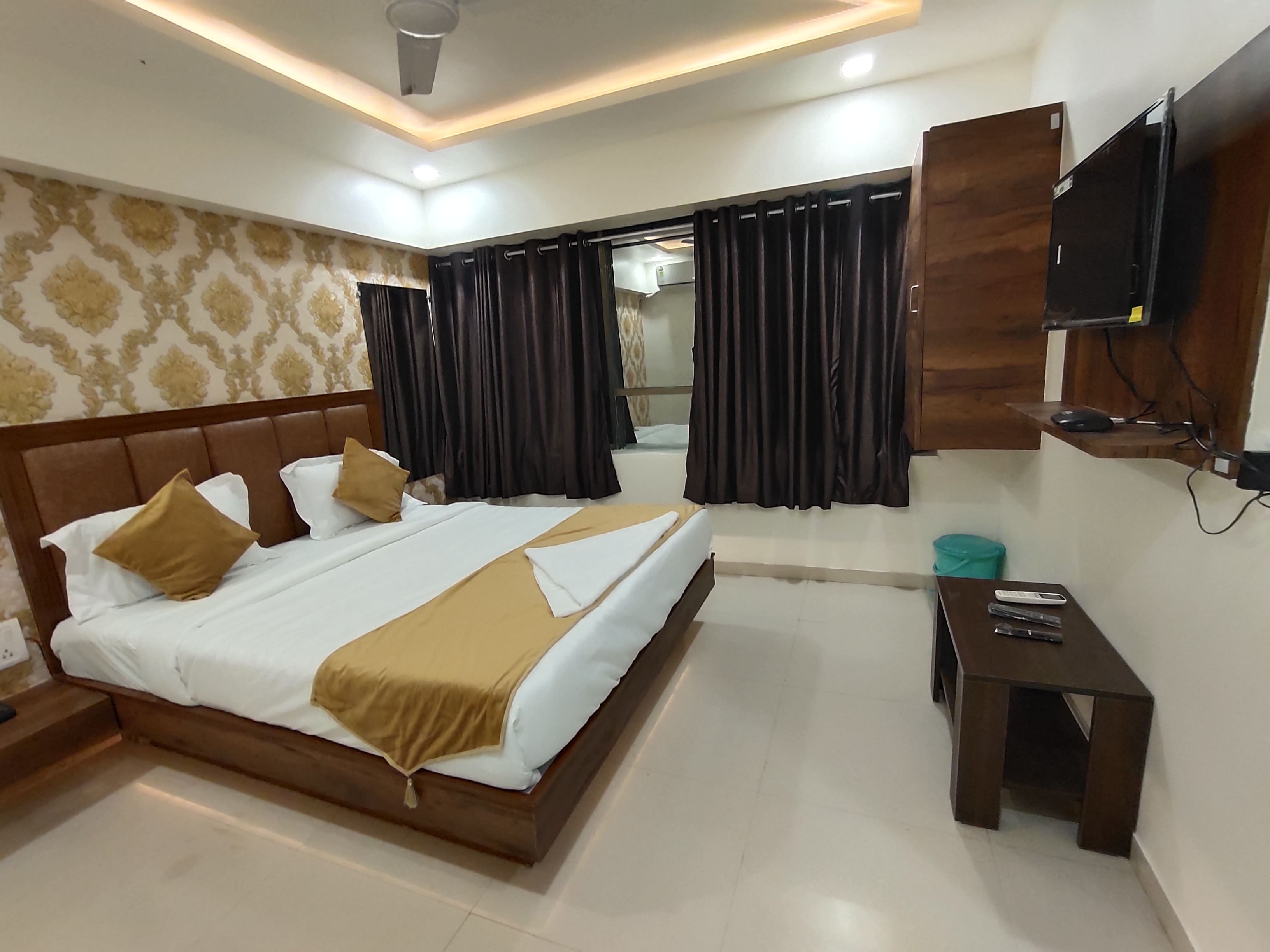 Hotel Sirohi Stay - Tap to explore photos
