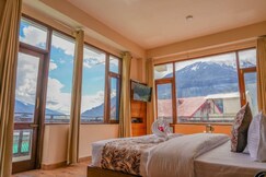 The Tara Garh Palace