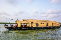 Marvel Cruise Houseboat