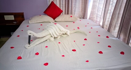 NANDAN GUEST HOUSE Room Type - SUPER DELUXE