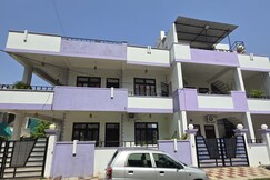Leela homestay-Lily-Jabalpur