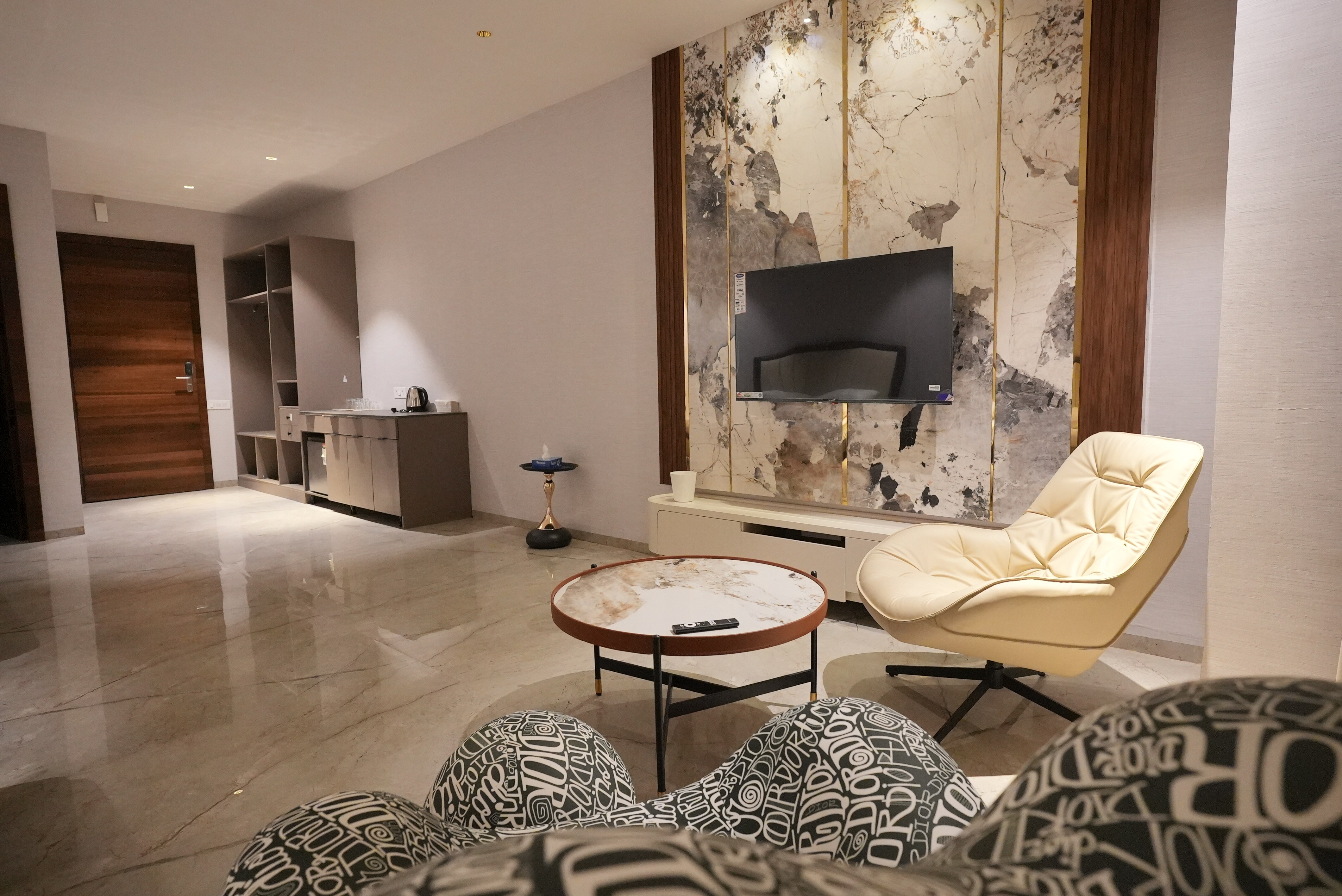 Maaya Luxe Suites - Tap to explore photos