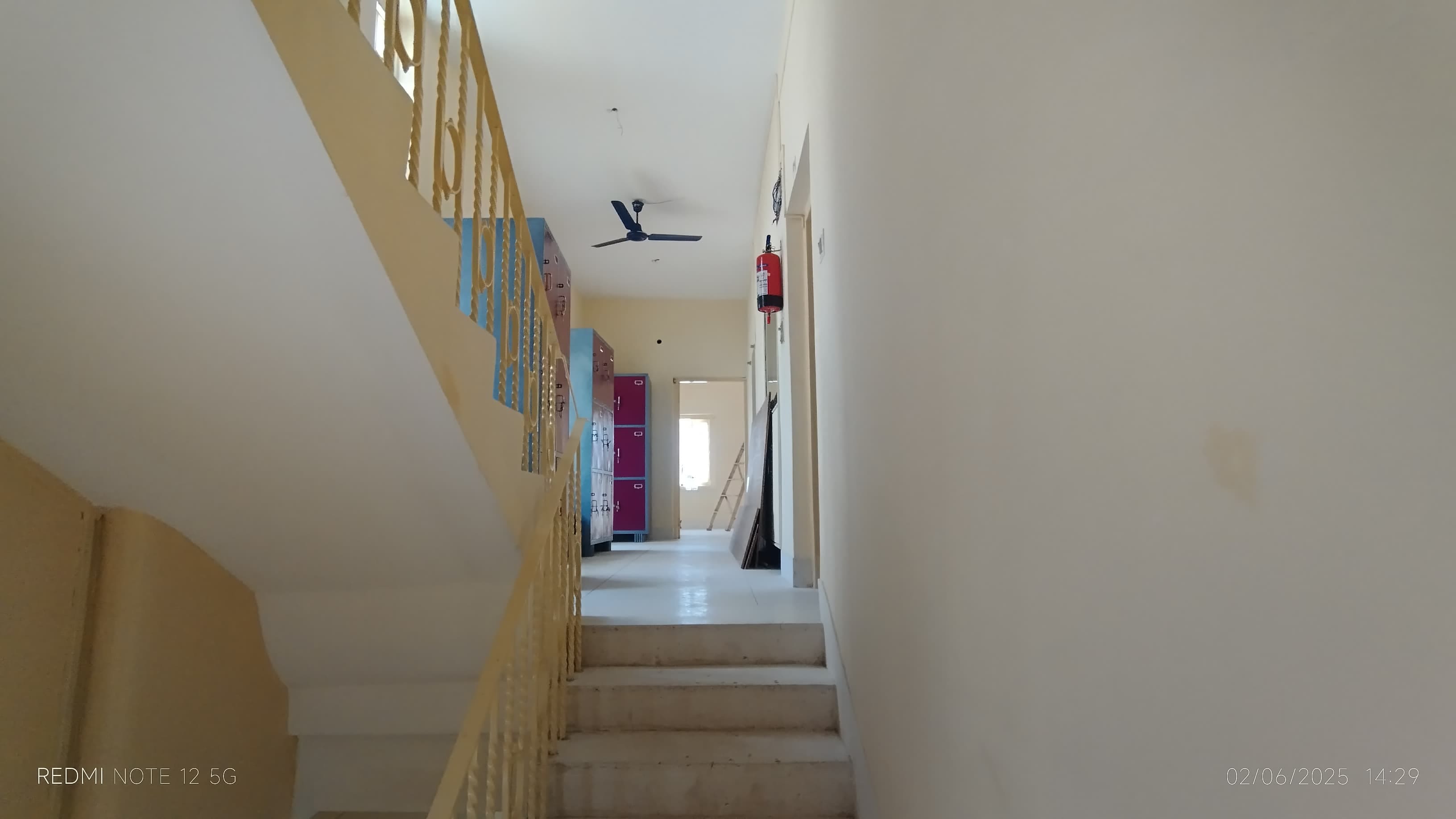 ROAMERS INN (Backpackers Hostel) - Tap to explore photos