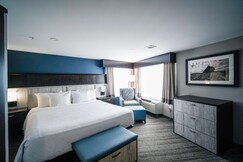 Best Western Plus Chocolate Lake Hotel