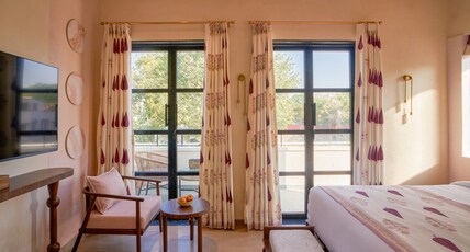 Niwasa Boutique Room Type - Luxury Pool View Room With Bathtub