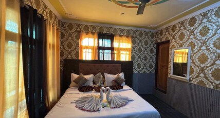 Hotel Hilal Palace Srinagar Room Type - Standard Room