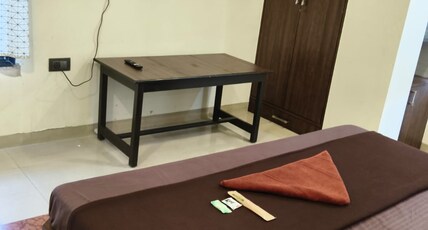 Divine Apartments -- Majiwada Room Type - Standard Room with Shared Washroom 