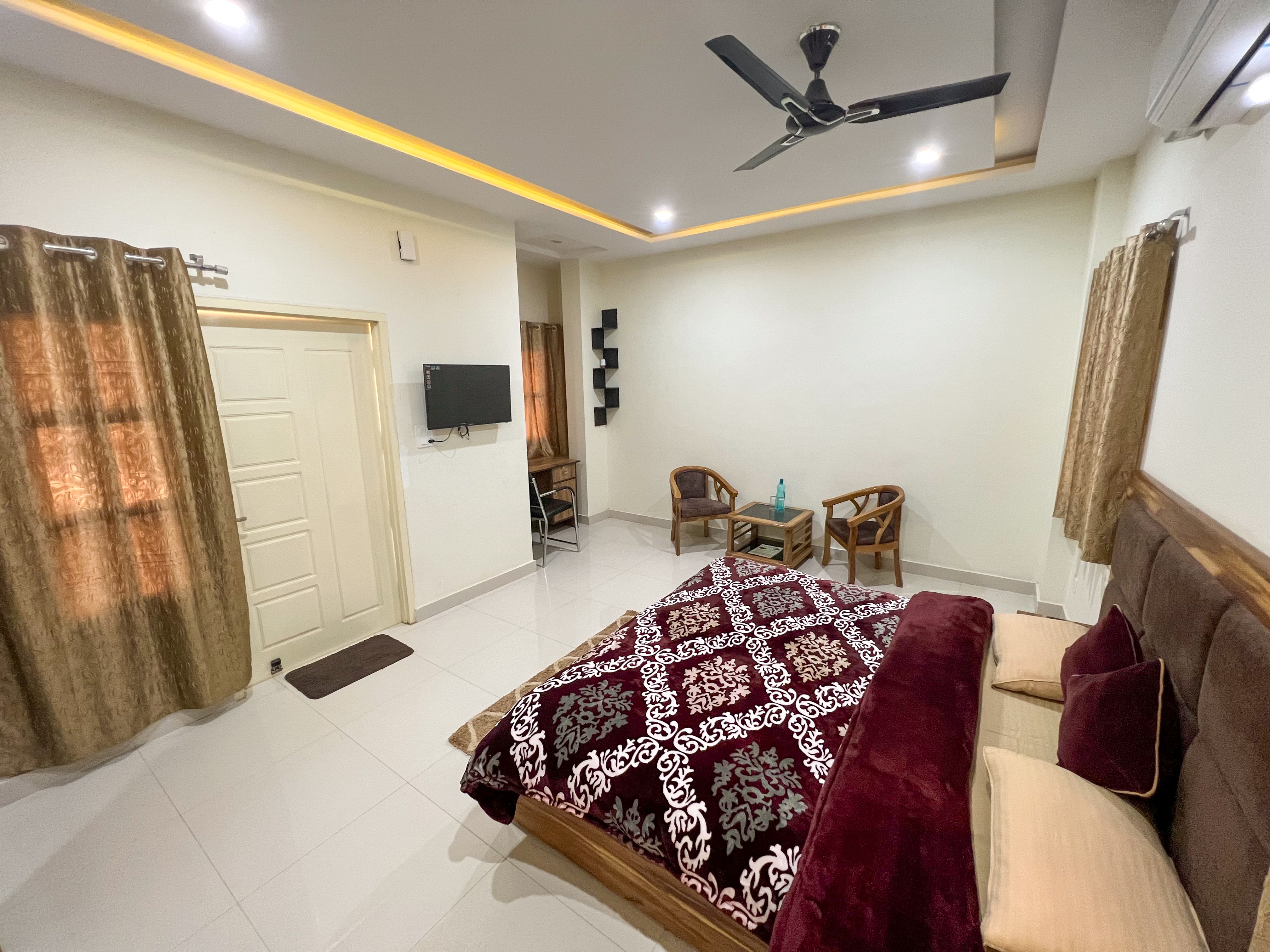 Green Acres Homestay - Tap to explore photos