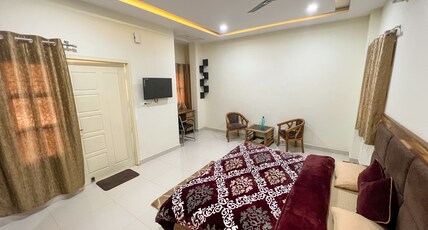 Green Acres Homestay Room Type - Deluxe Double Room