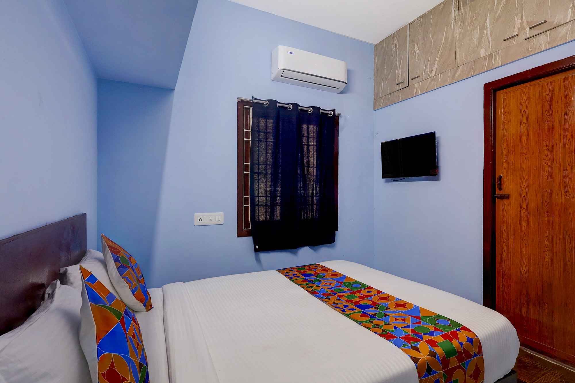FabHotel Dream Inn - Mogappair East - Tap to explore photos