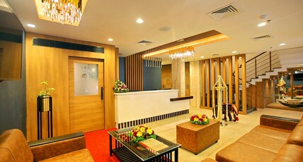 Raco Regency Room Type - Deluxe Twin Room
