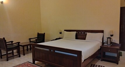 Corbett Comfort Lodge Room Type - Deluxe room