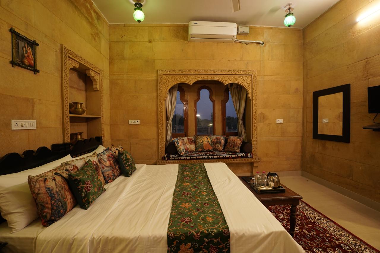 Hotel Royal Haveli - Tap to explore photos