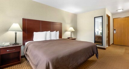 Best Western Wittenberg Inn Room Type - 1 King Bed, Non-Smoking, Work Desk, Refrigerator, Wi-Fi, Continental Breakfast Best Western Wittenberg Inn Room Type - 1 King Bed, Non-Smoking, Work Desk, Refrigerator, Wi-Fi, Continental Breakfast