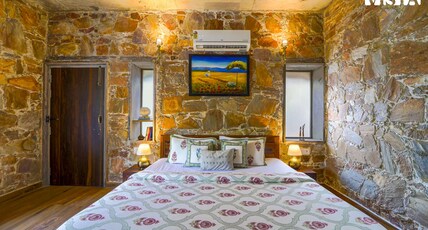 StayVista at Mulberry Tree House Room Type - Premium Room @ Mulberry Tree House
