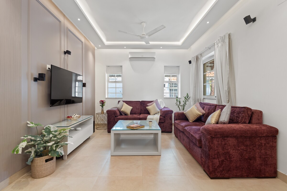 Luxury 4 bedroom villa with pool near Uddo beach - Tap to explore photos