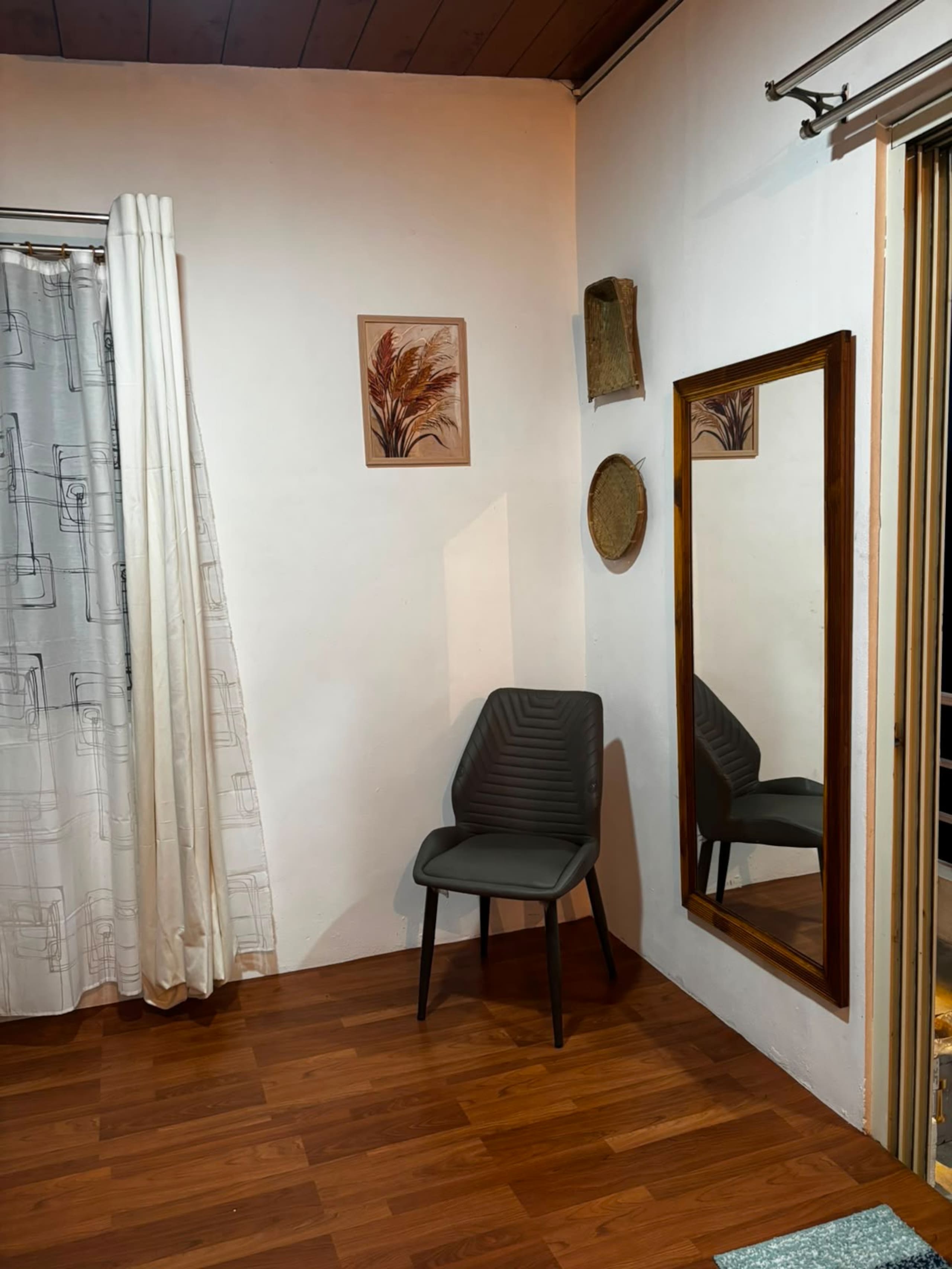 Glory Homestay - Tap to explore photos