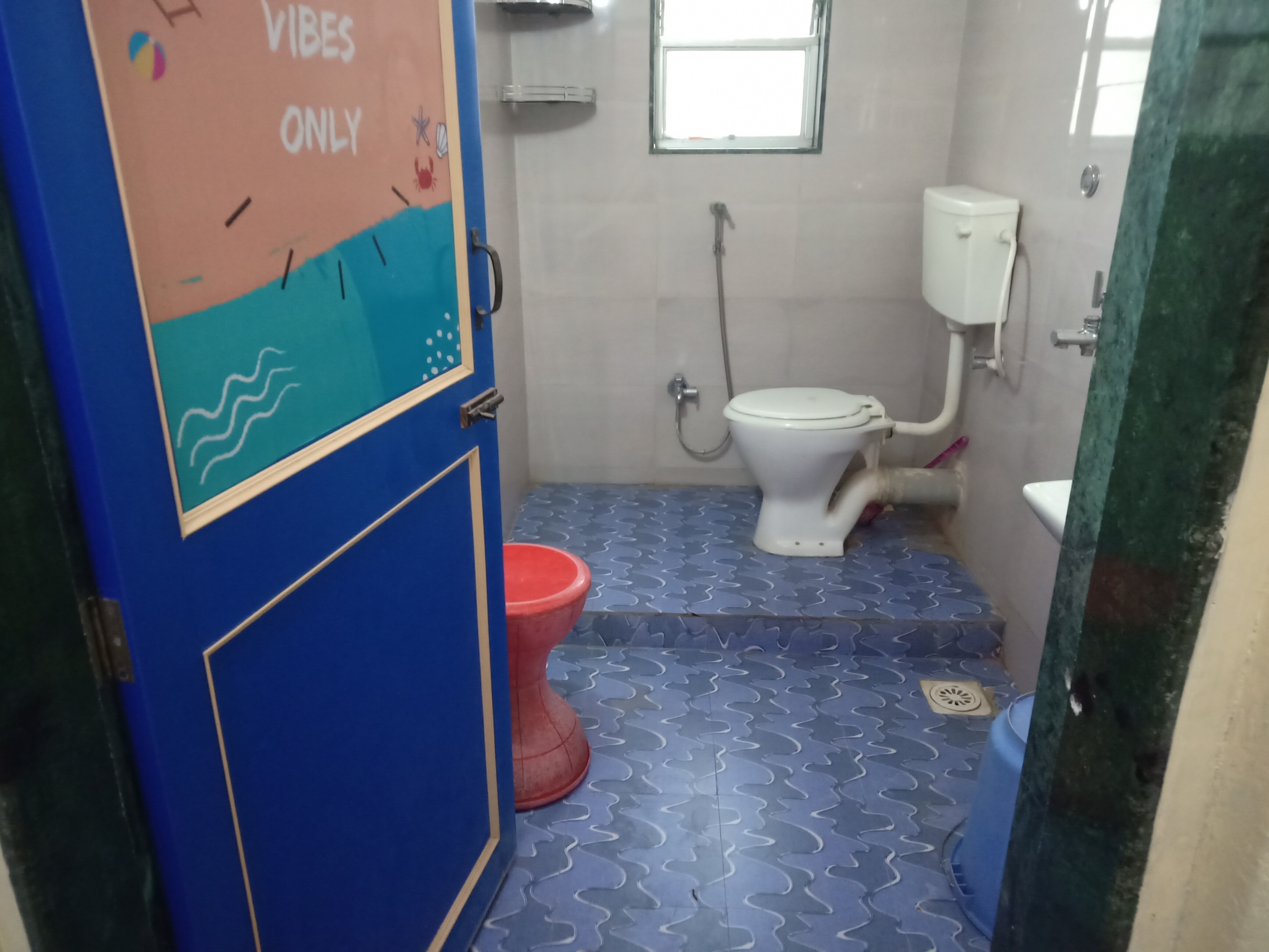 Tuka Maka - Tap to explore photos