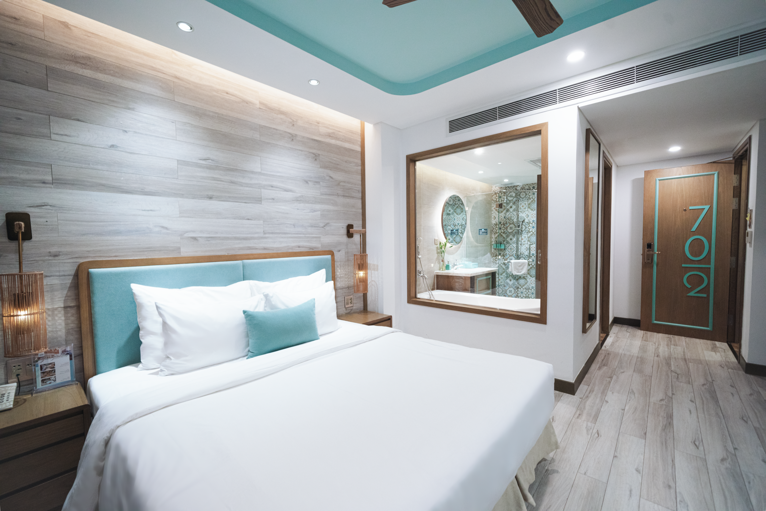Icon Saigon LifeStyle Design Hotel - Tap to explore photos