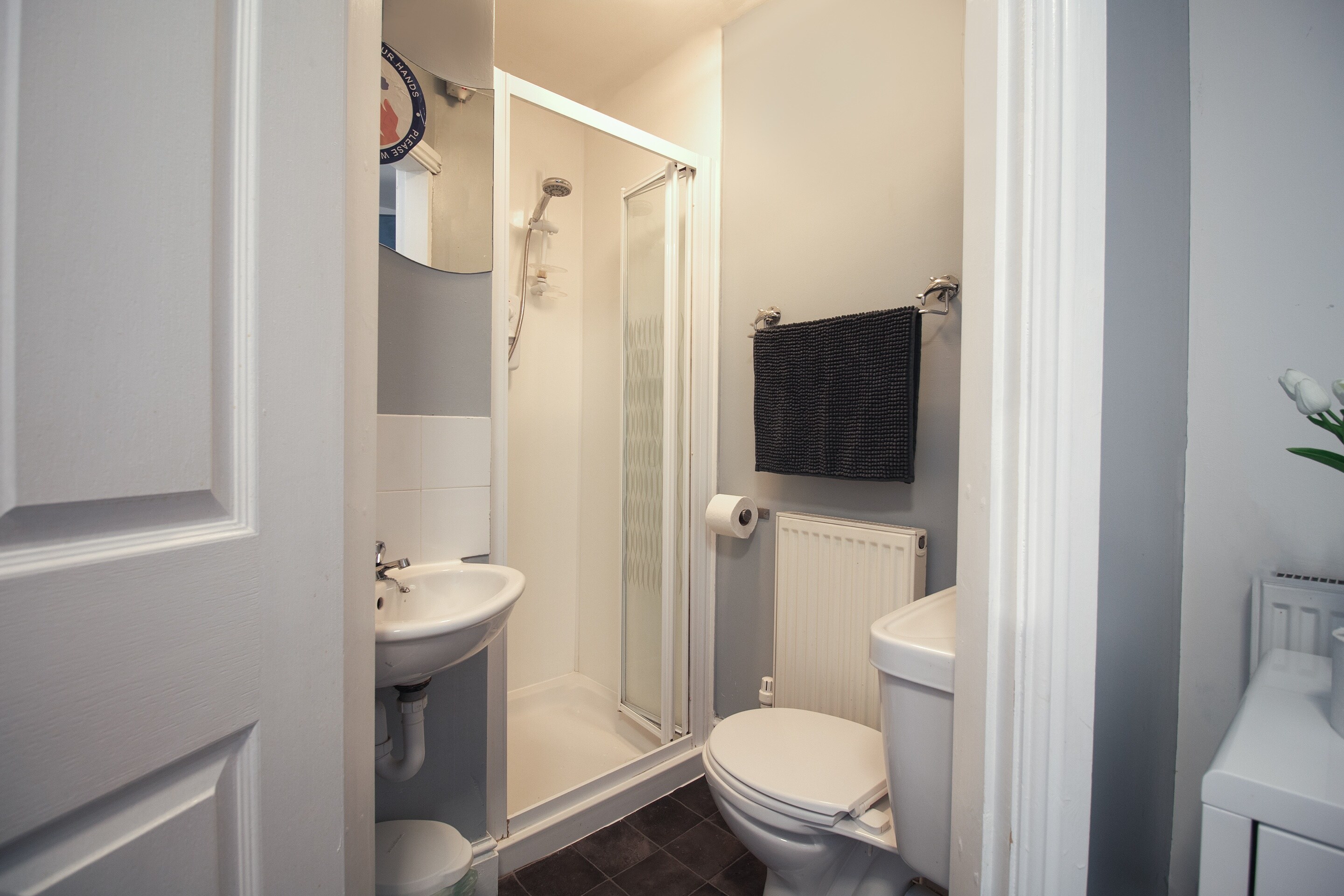 OYO Hotel Clamart - Tap to explore photos