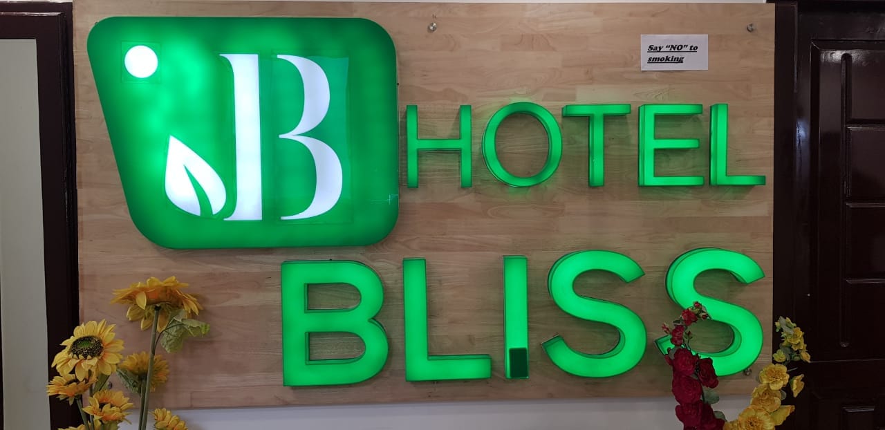 Hotel Bliss - Tap to explore photos