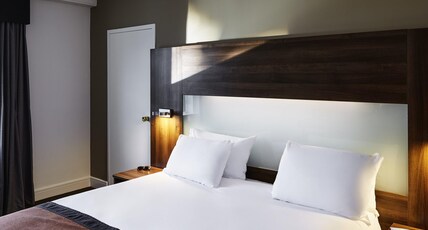 Mercure St Helens Room Type - Classic Room with one King size bed