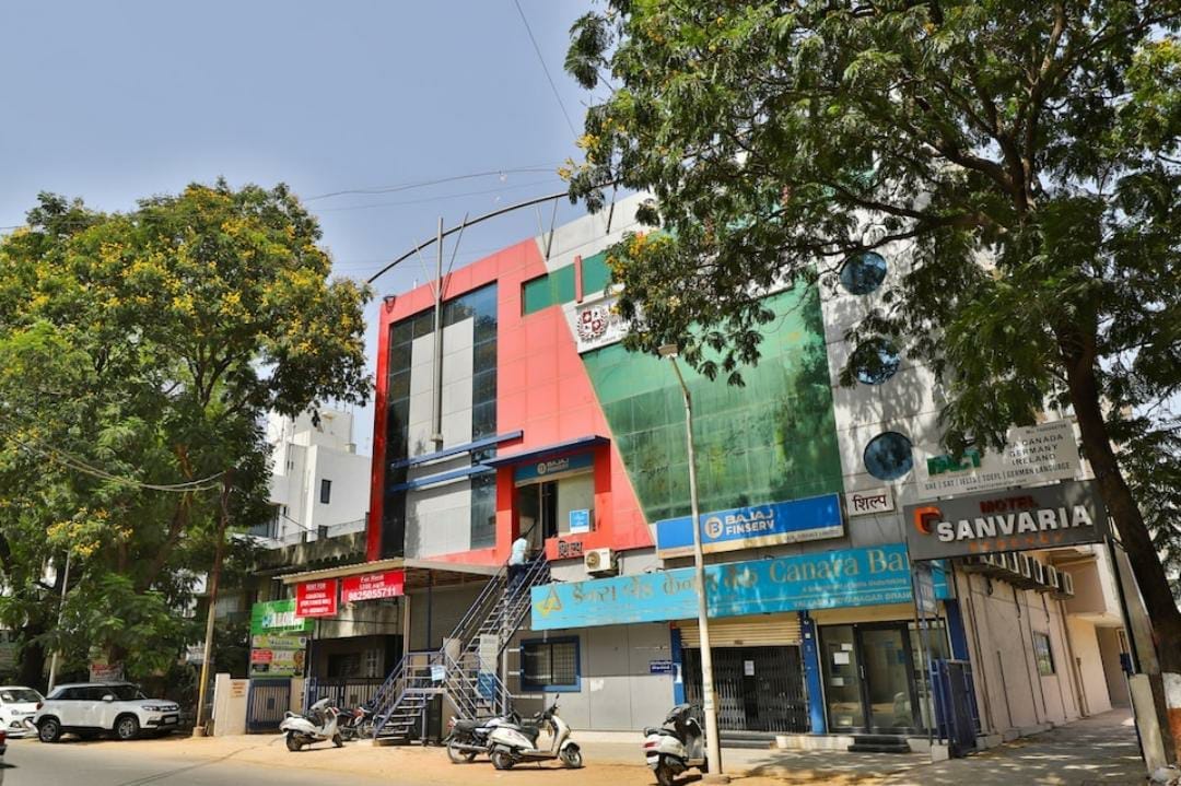 Motel Sanvaria Regency - Tap to explore photos