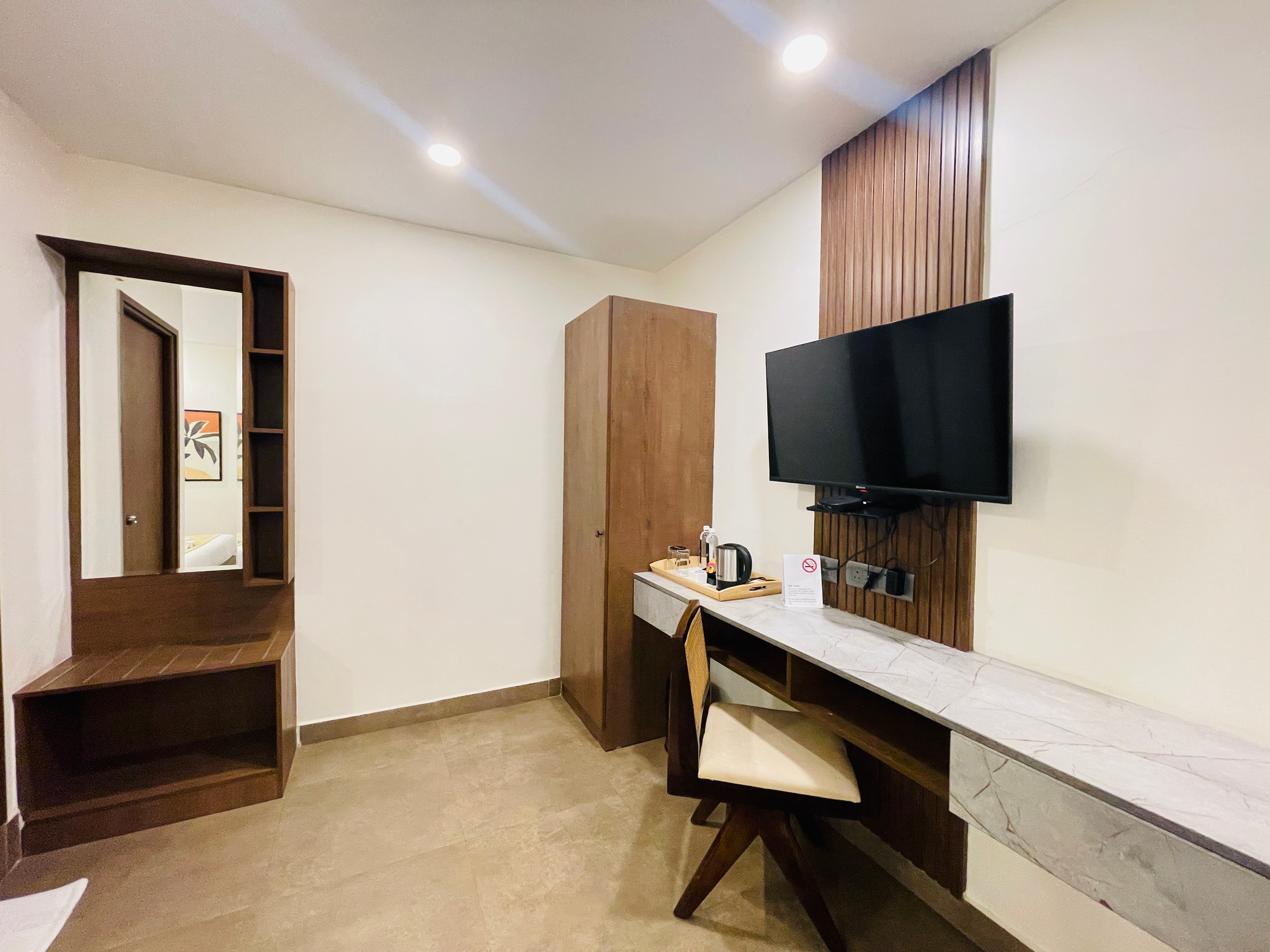 Kyzen Smart Stays Hitec City - Tap to explore photos
