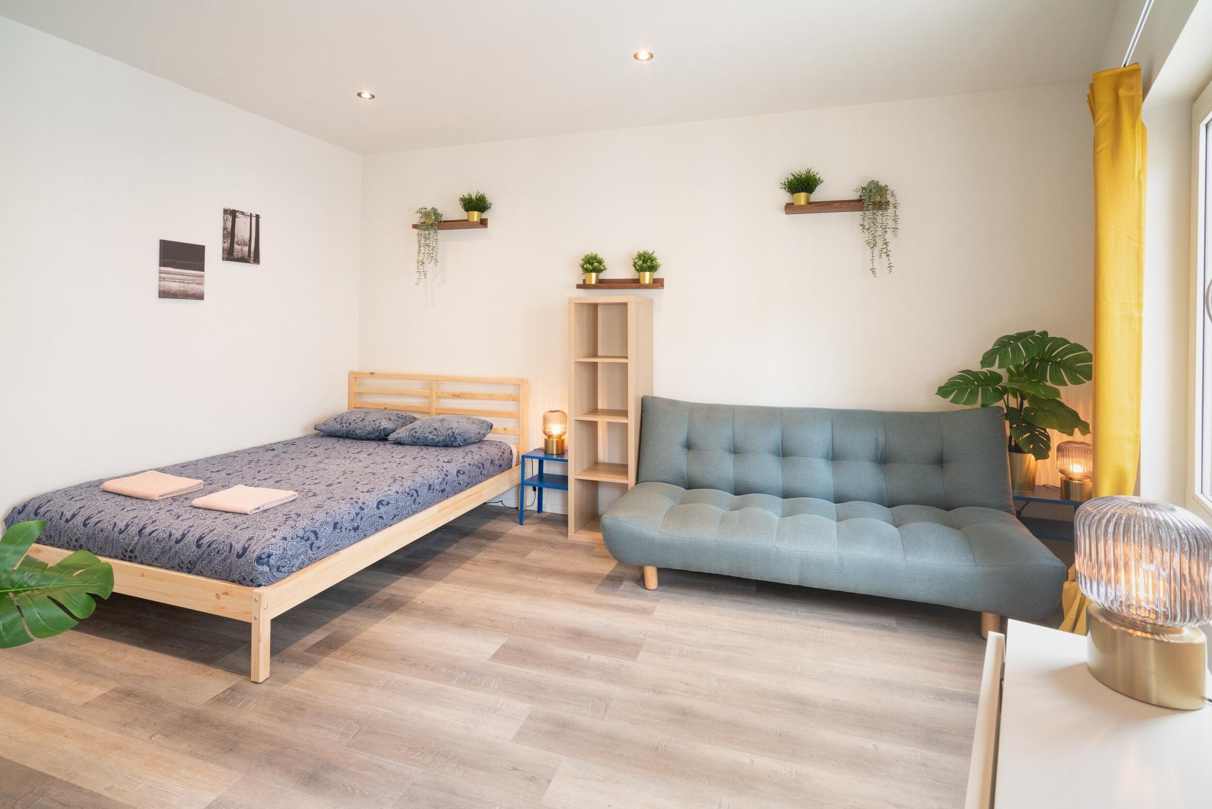 Apartment for 4 in Antwerp City Centre - Tap to explore photos