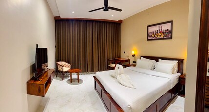 Riviera Hotel & Resort Room Type - Deluxe Room