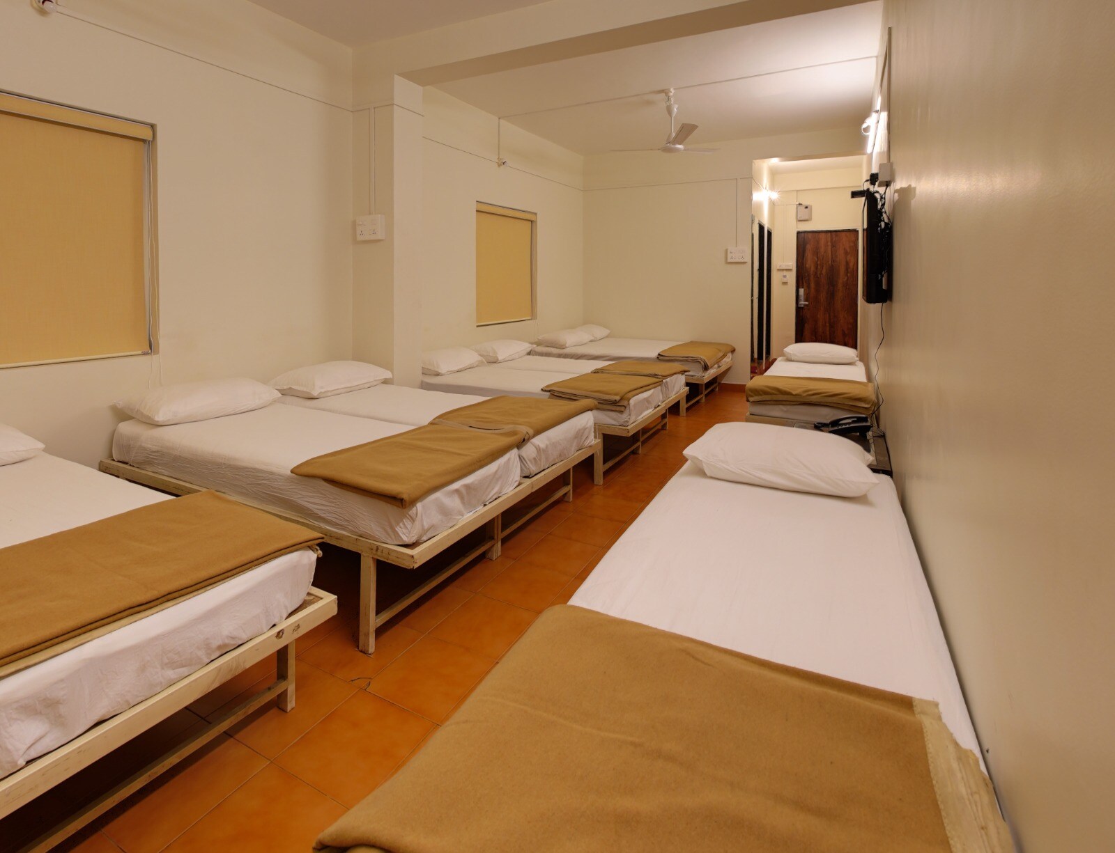 Hotel Parag Deluxe Kolhapur - Tap to explore photos