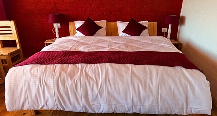 Ghumakkad Stay Room Type - Bedroom 2