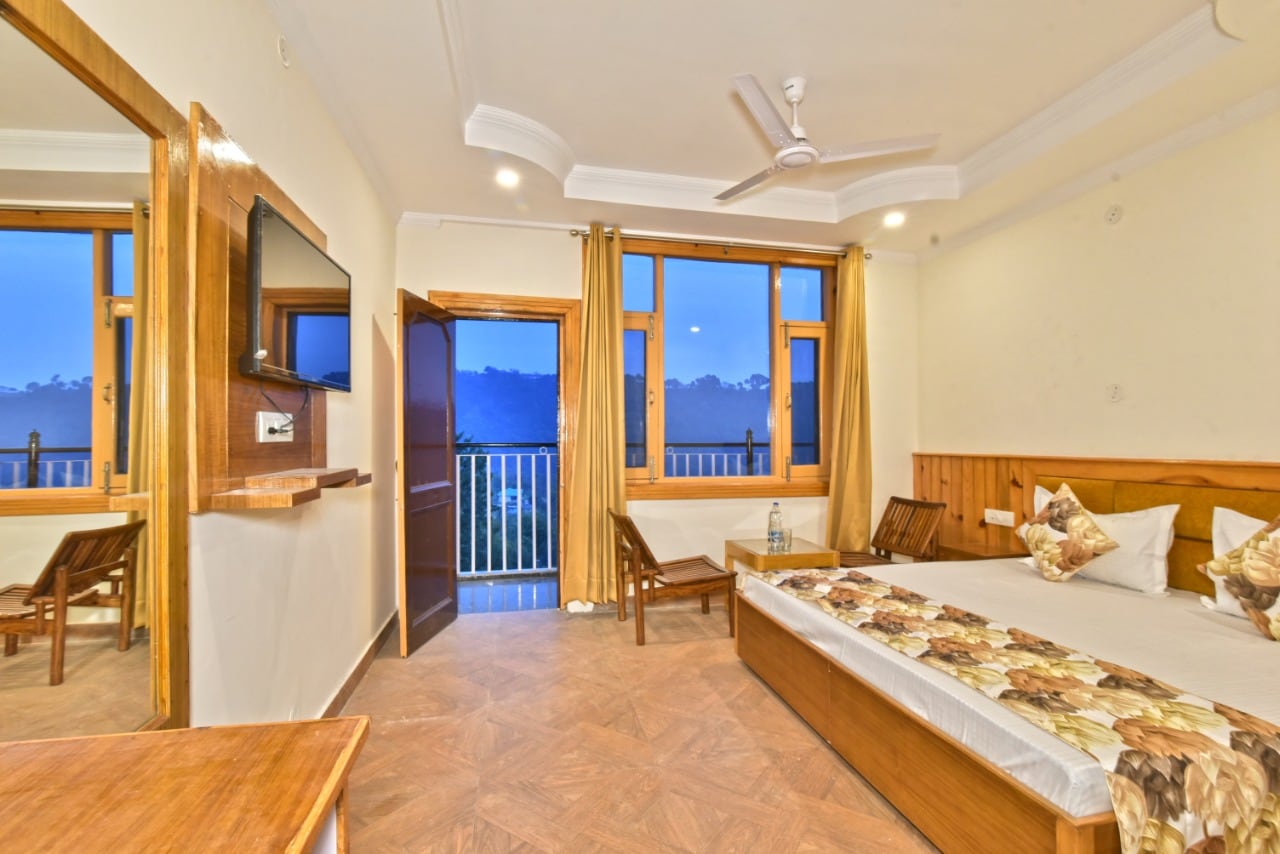 Hotel Pine View - Tap to explore photos