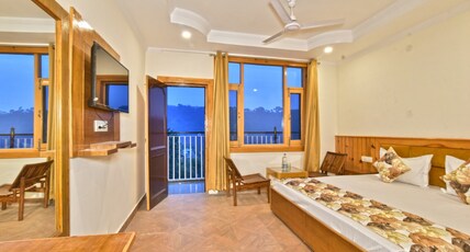 Hotel Pine View Room Type - Deluxe Room (Non A.C)