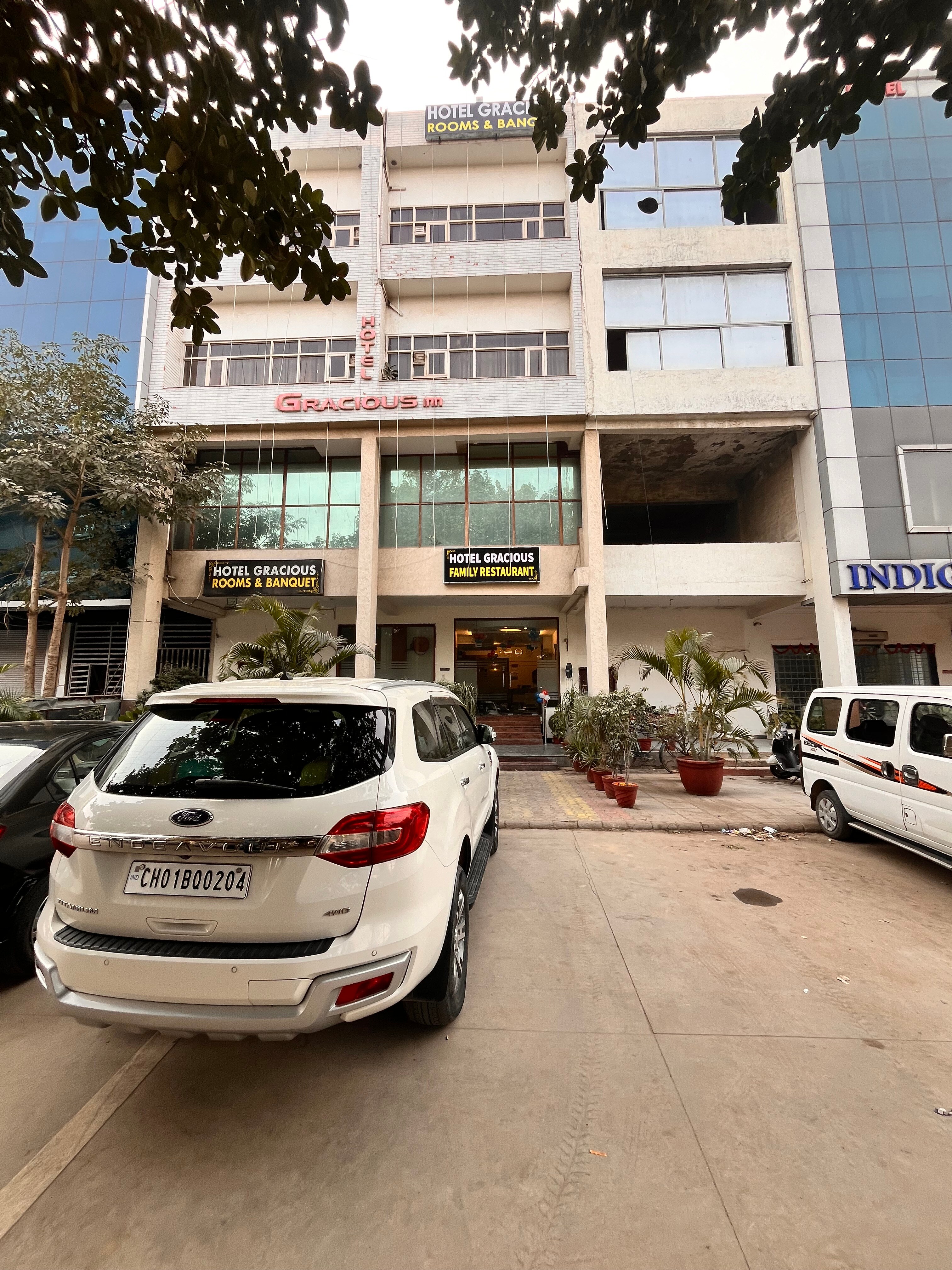 Hotel Gracious - Tap to explore photos