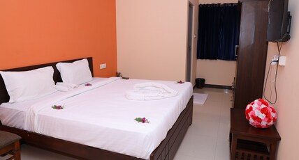 Hotel Suryaa Grand Room Type - Deluxe Room