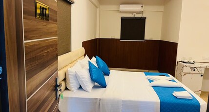 The hiltton suites hotel Room Type - Family Suite room